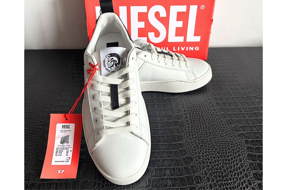 Жіночі білі шкіряні кросівки Diesel. Розмір 39