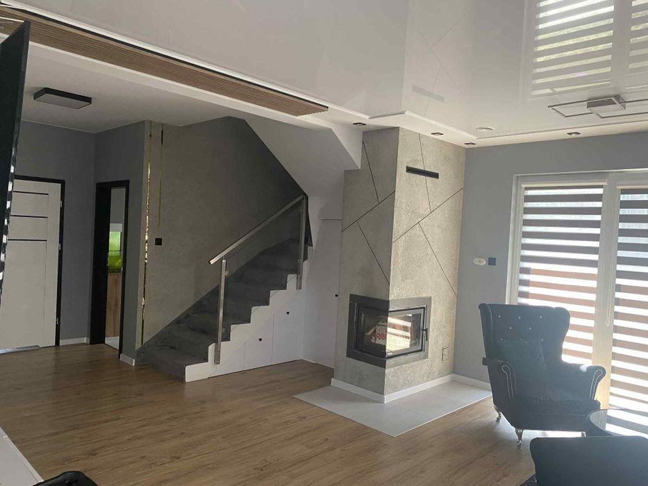 Dom wolnostojący z garazem