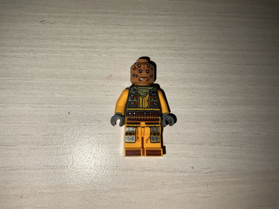 Lego snub fighter pilot минифигурка идиальное состояние,оригинал