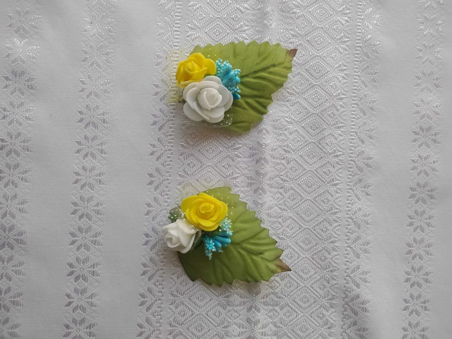 Бутоньерки бутоньєрка весільні в жовто-блакитних тонах