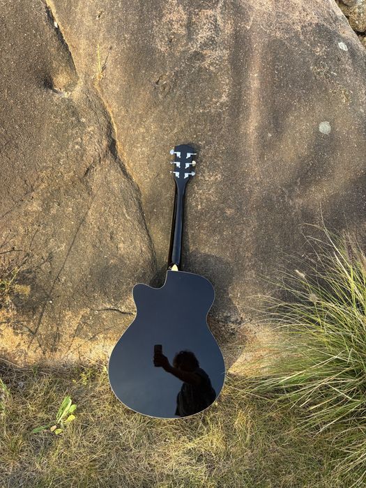 Guitarra semi-acustica