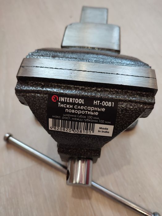 Тиски слесарные поворотные 100 мм INTERTOOL HT 0081