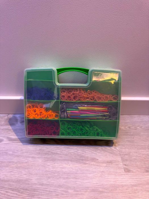 Maleta de Elásticos Rainbow Loom com Acessórios | Kit Criativo