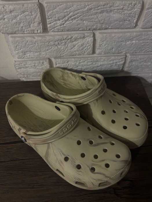 Crocs Classic Marbled Clog