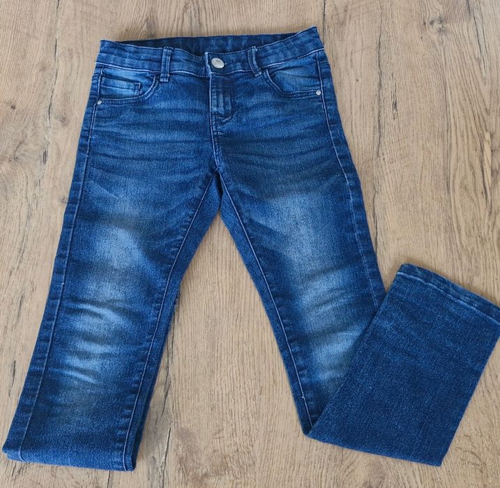 Zestaw 2xdżinsy chłopięce  w super stanie, r. 134