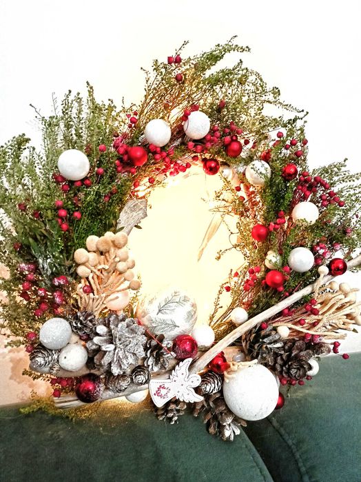 Klimatyczny wianek bożonarodzeniowy z podświetleniem LED