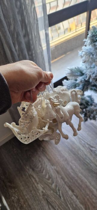 Árvore (Pinheiro) de Natal com enfeites