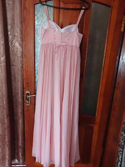 Випускна сукня рожевого кольору