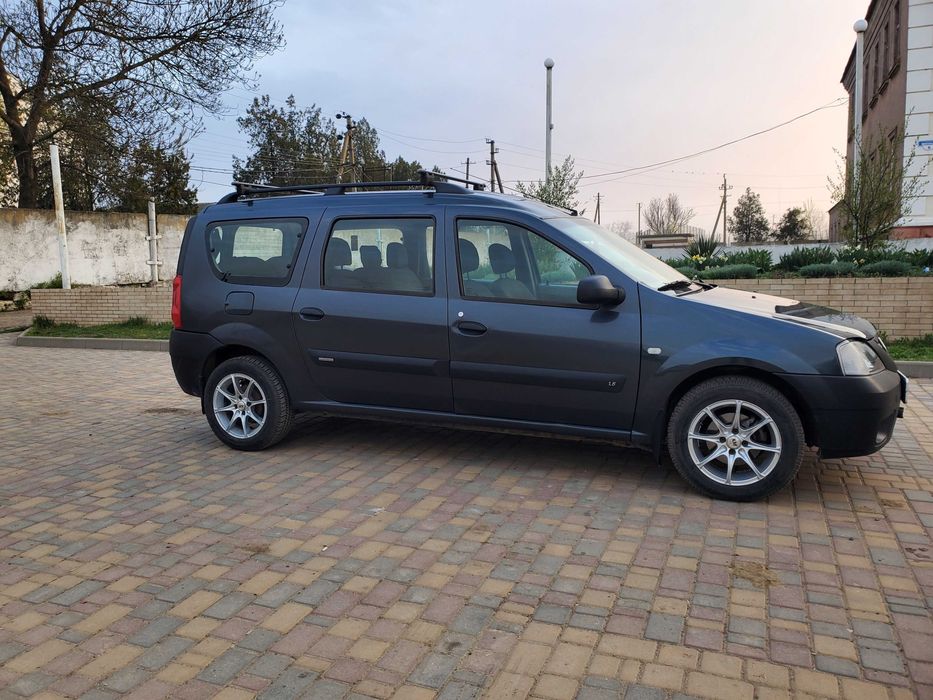 Dacia Logan MCV 7 місць
