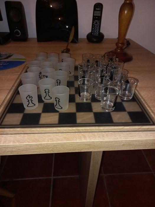 Jogo de xadrez em vidro