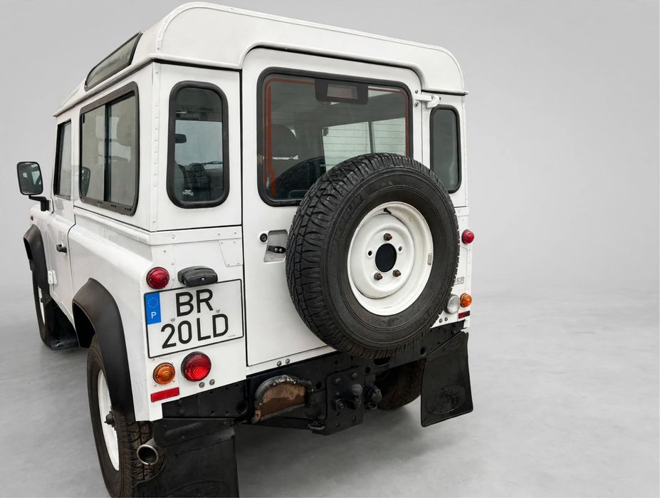 Land  Rover Defender 2014 — photo 5