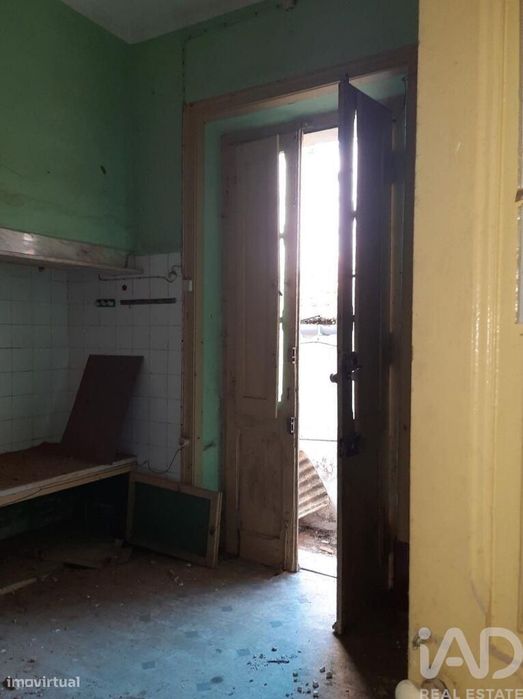 Prédio em Barreiro E Lavradio de 232,00 m2