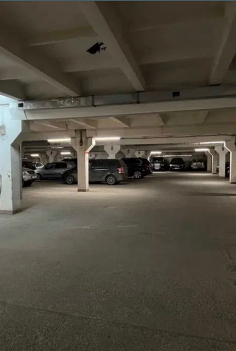 парковочное место в подземном паркинге