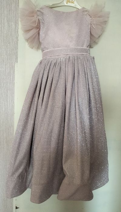 Плаття на випуск