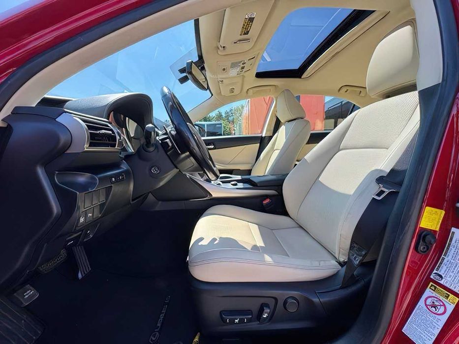 Lexus IS 300      2016