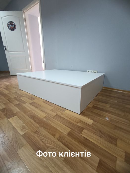 Подіум для педикюру