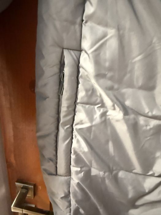 Зимовий жіночий пуховик