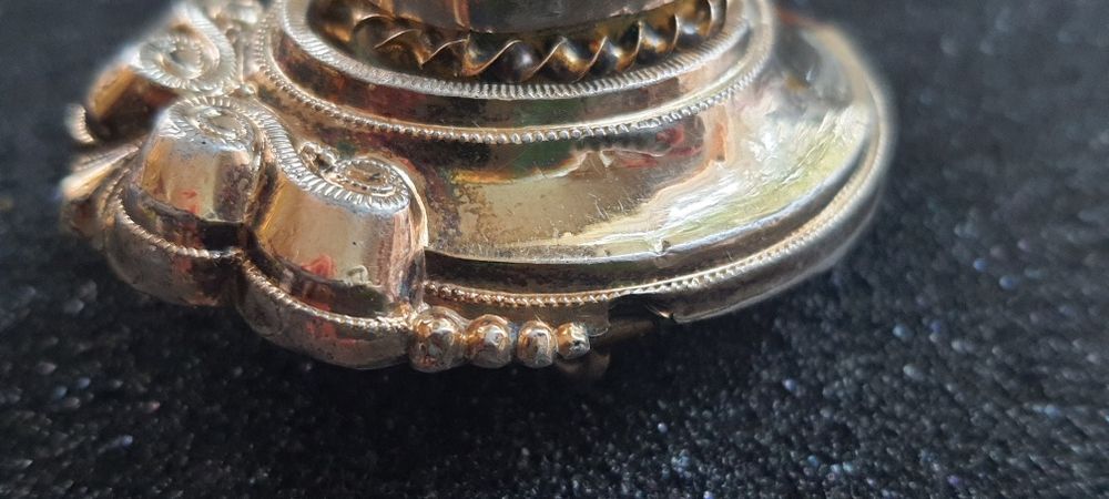 Брошь старинная массивная