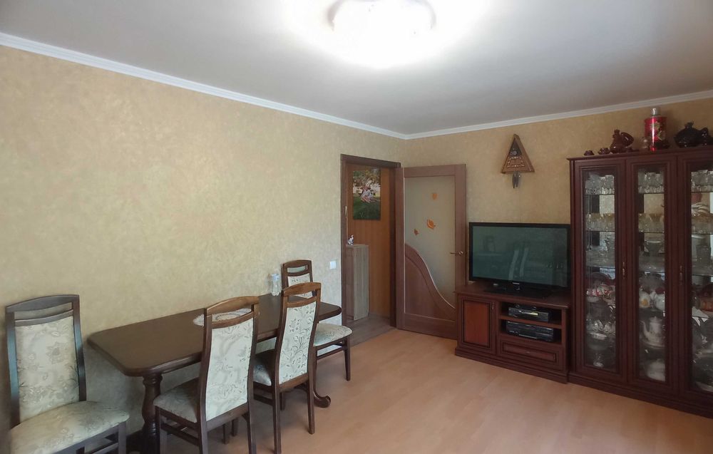 Продам двохкімнатну квартиру в смт. Вапнярка.