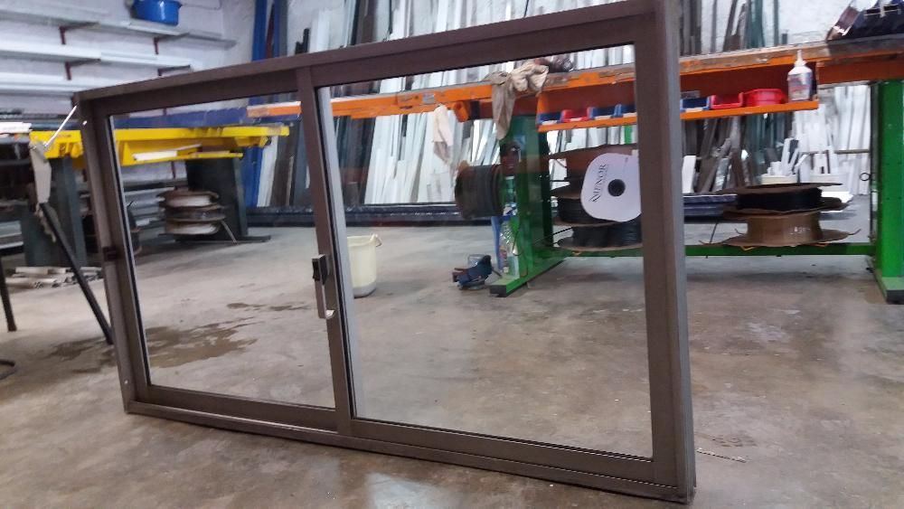 janelas correr cinza vidro simples