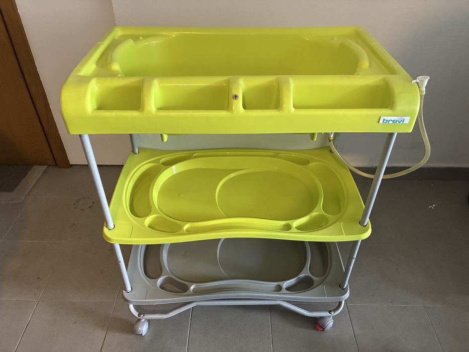 Banheira com trocador de roupa Brevi