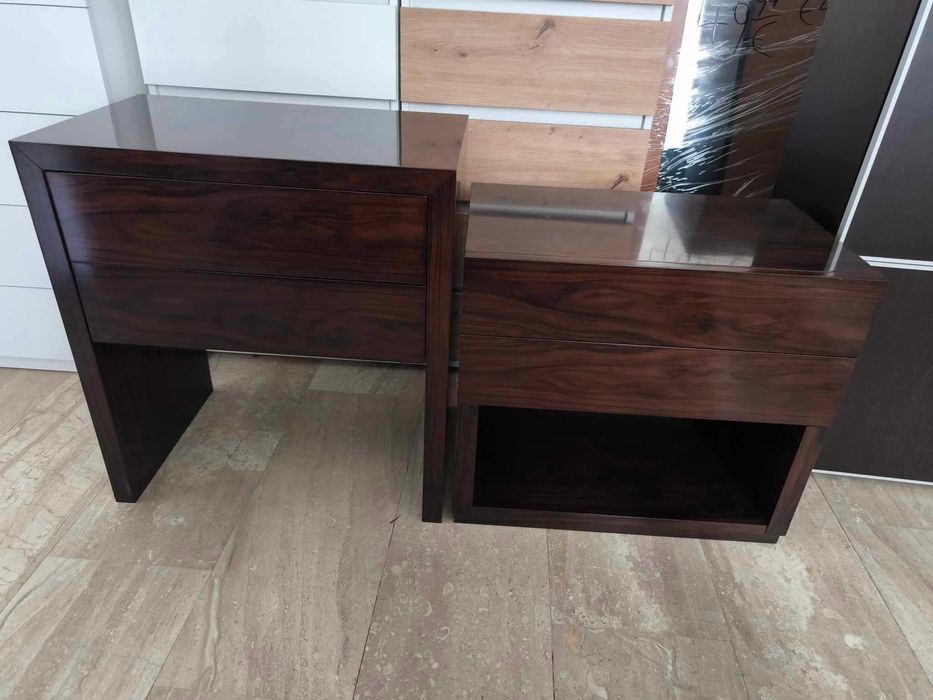 Mesa de apoio de de cabeceira em PAU FERRO