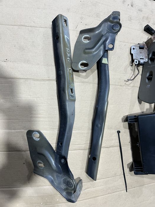 Dodge ram 3 gen zawiasy maski bezwypadkowe