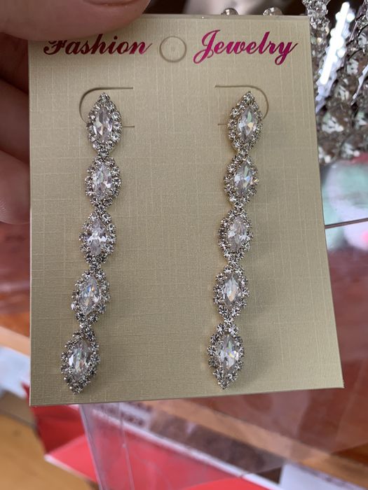 Діадема і сережки.