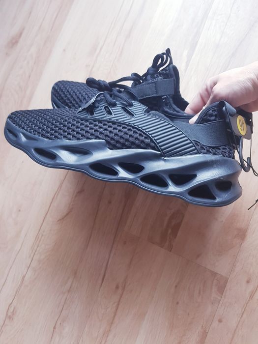 Nowe sportowe buty męskie z siatki marki Sinsay rozmiar 46