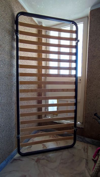 Estrado de cama solteiro com 4 pés  90cm X 200cm