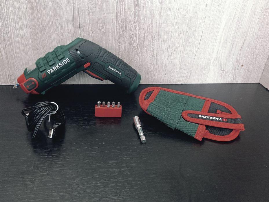 Акумуляторна викрутка PARKSIDE 4V Rapidfire 2.2 зі змінними насадками
