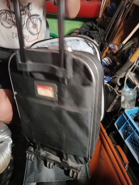 Walizka podróżna średnia