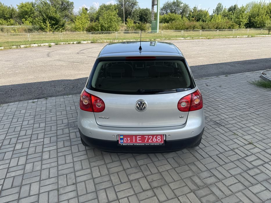 Свіжопригнанний VW GOLF 5 1.6 MPI з Німеччини