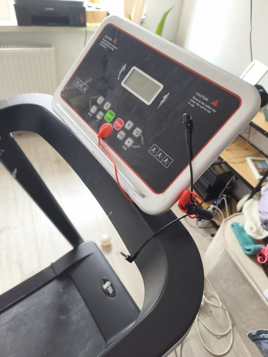 bieżnia QISHU FS-01-1.
Typ: Bieżnia elektryczna domowa.