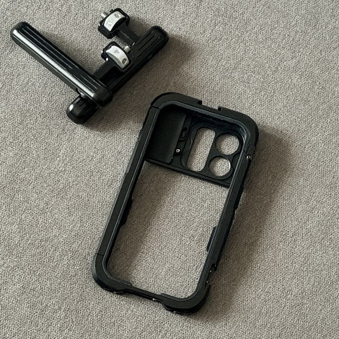 Клетка рамка для iphone 15 pro