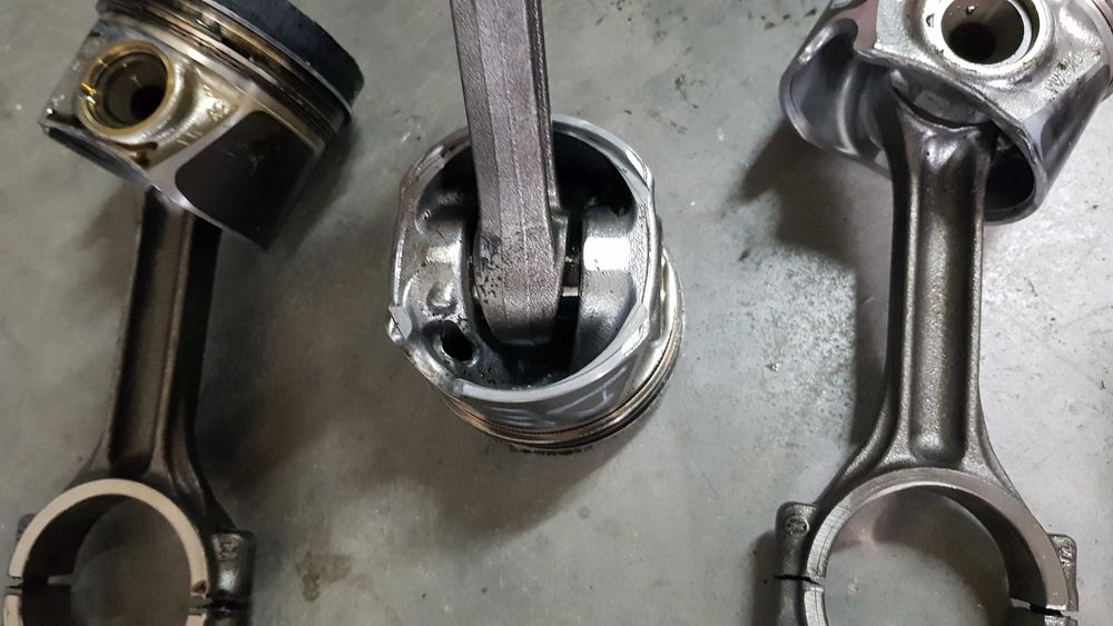 tłok Korbowód AUDI A4 B9 A5 5F 2.0 TDI DEU 04LB