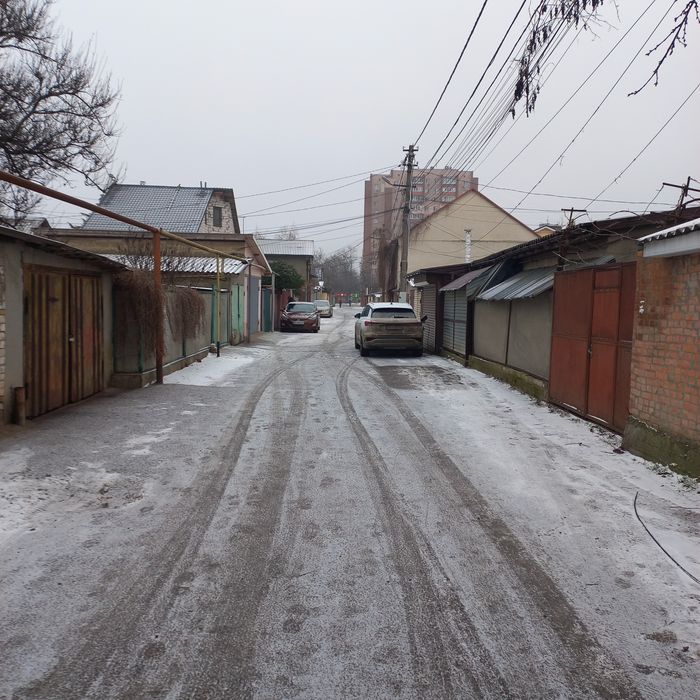 Малиновский рынок участок угловой 1сотка +строение