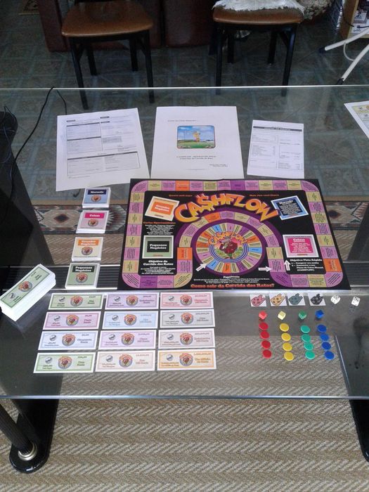 CASHFLOW em PORTUGUÊS - Um jogo FANTÁSTICO de gestão financeira