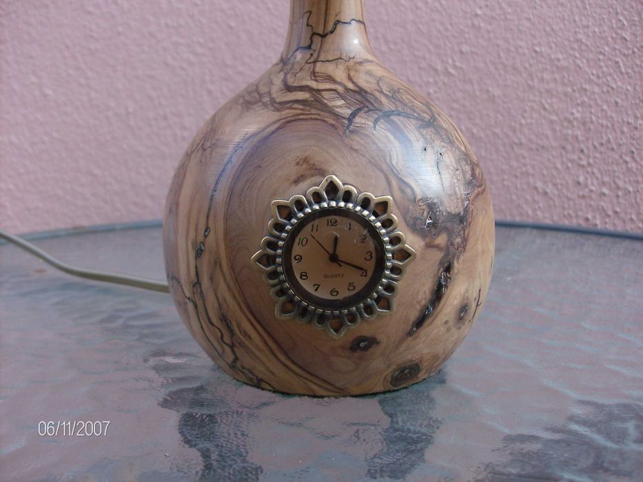 Candeeiro rustico em oliveira