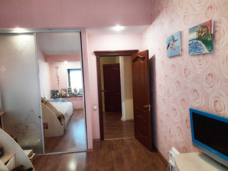 Продам 4к.двухярусн.сталинку,евроремонт,дорогая мебель,ул.Сумская 71