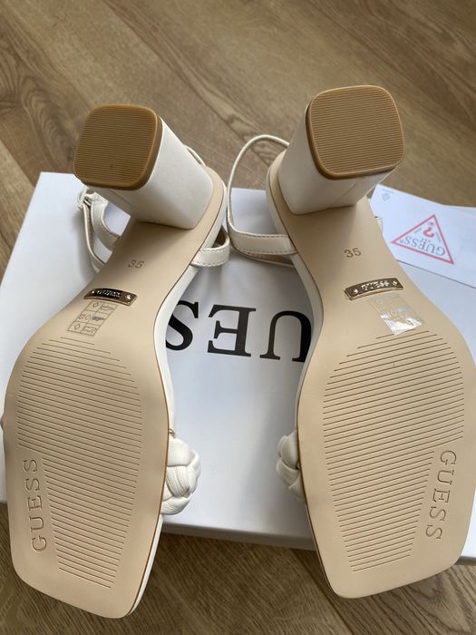 Sandaly  Guess r 35