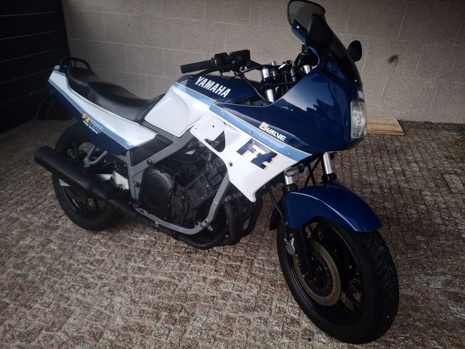 Mota Yamaha FZ 750