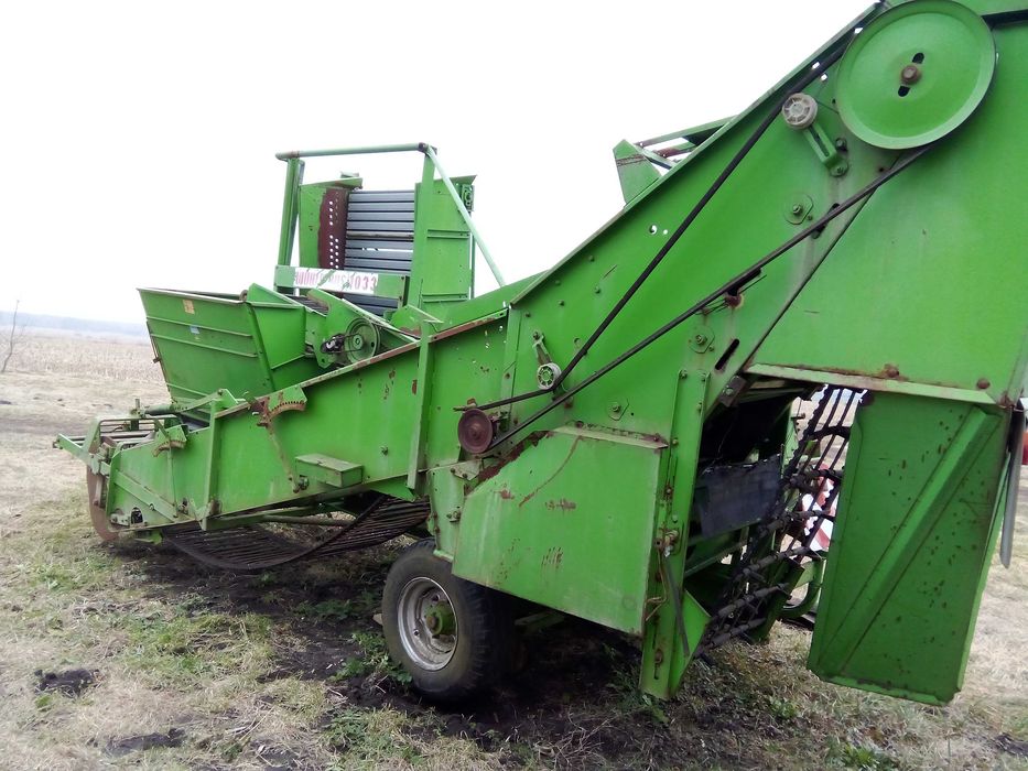 Продам картопляний комбайн