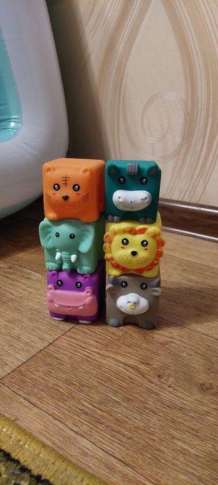 Набір дитячих іграшок