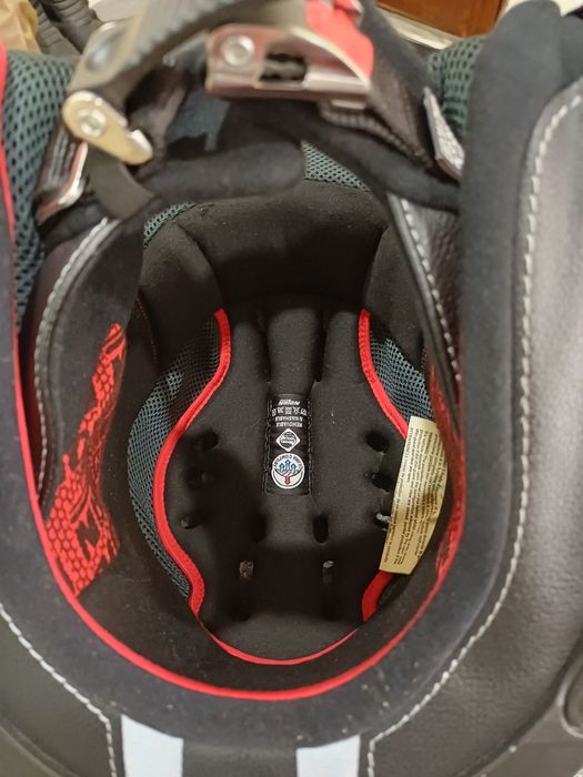 Capacete modular motard em ótimo estado