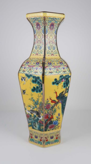 Jarra porcelana amarela da China