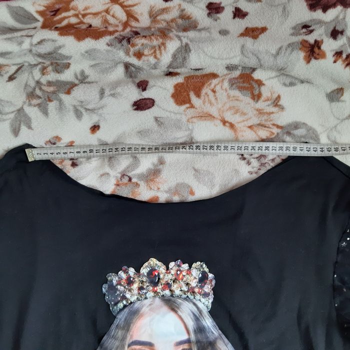 Чорна сукня з аплікацією