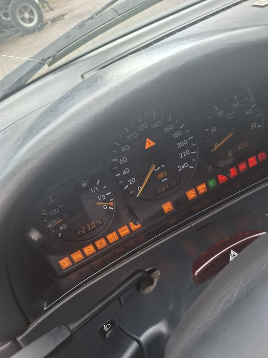 Мерседе ML 163 2,7d 2002р  не фонд і не тимчасова реєстрація звичайна євро бляха. Також інтересує обмін