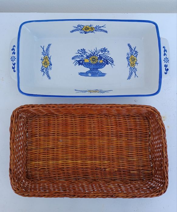 Bandeja Cerâmica com Cesta Vime