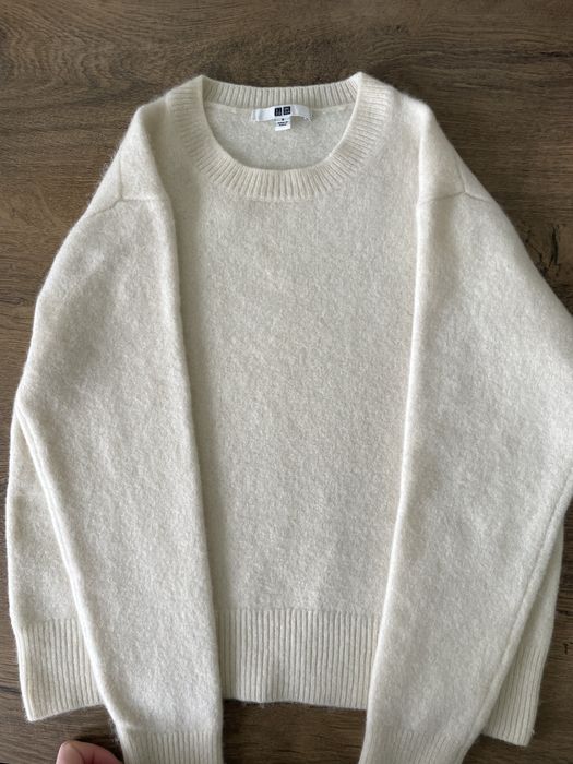 Светр uniqlo 100% вовна